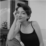 Laureata in lettere moderne offre lezioni e aiuto compiti in latino e italiano